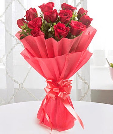 12 adet kırmızı gülden modern buket  Afyon çiçek yolla 