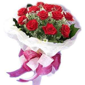  Afyon çiçek satışı  11 adet kırmızı güllerden buket modeli