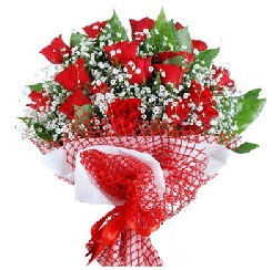 11 kırmızı gülden buket  Afyon 14 şubat sevgililer günü çiçek 
