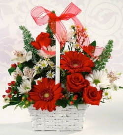 Karışık rengarenk mevsim çiçek sepeti  Afyon internetten çiçek siparişi 